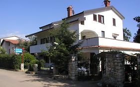 Apartments With A Parking Space Karigador, Novigrad - 2534
